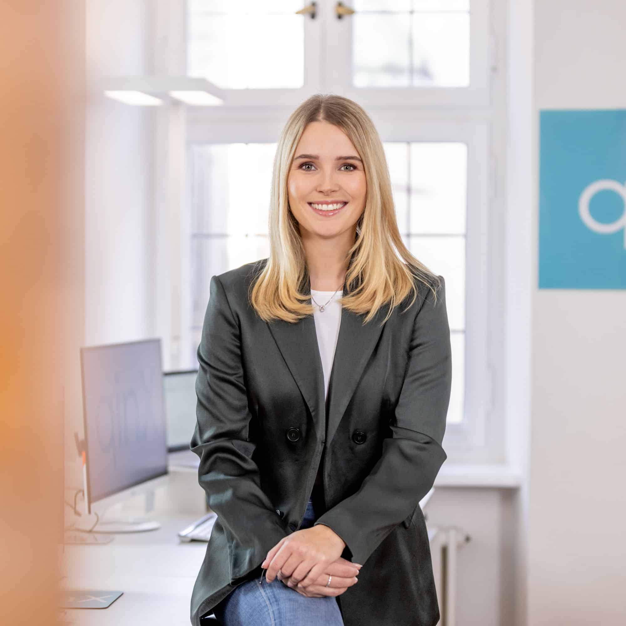 qinx - Talentvermittlung - Personalvermittlung - Über Uns - Gründerin Laura Fricker